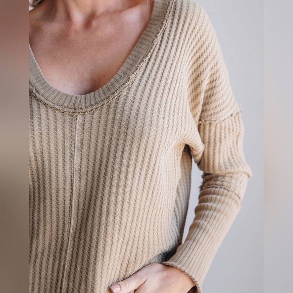 We The Free by Free People Women's New Magic Thermal Top in Golden Olive Sz S, M - Picture 3 of 9